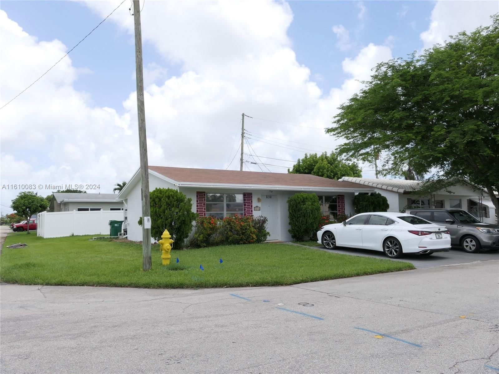 Real estate property located at 5218 27th Ave, Broward, TAMARAC LAKES NORTH, Tamarac, FL