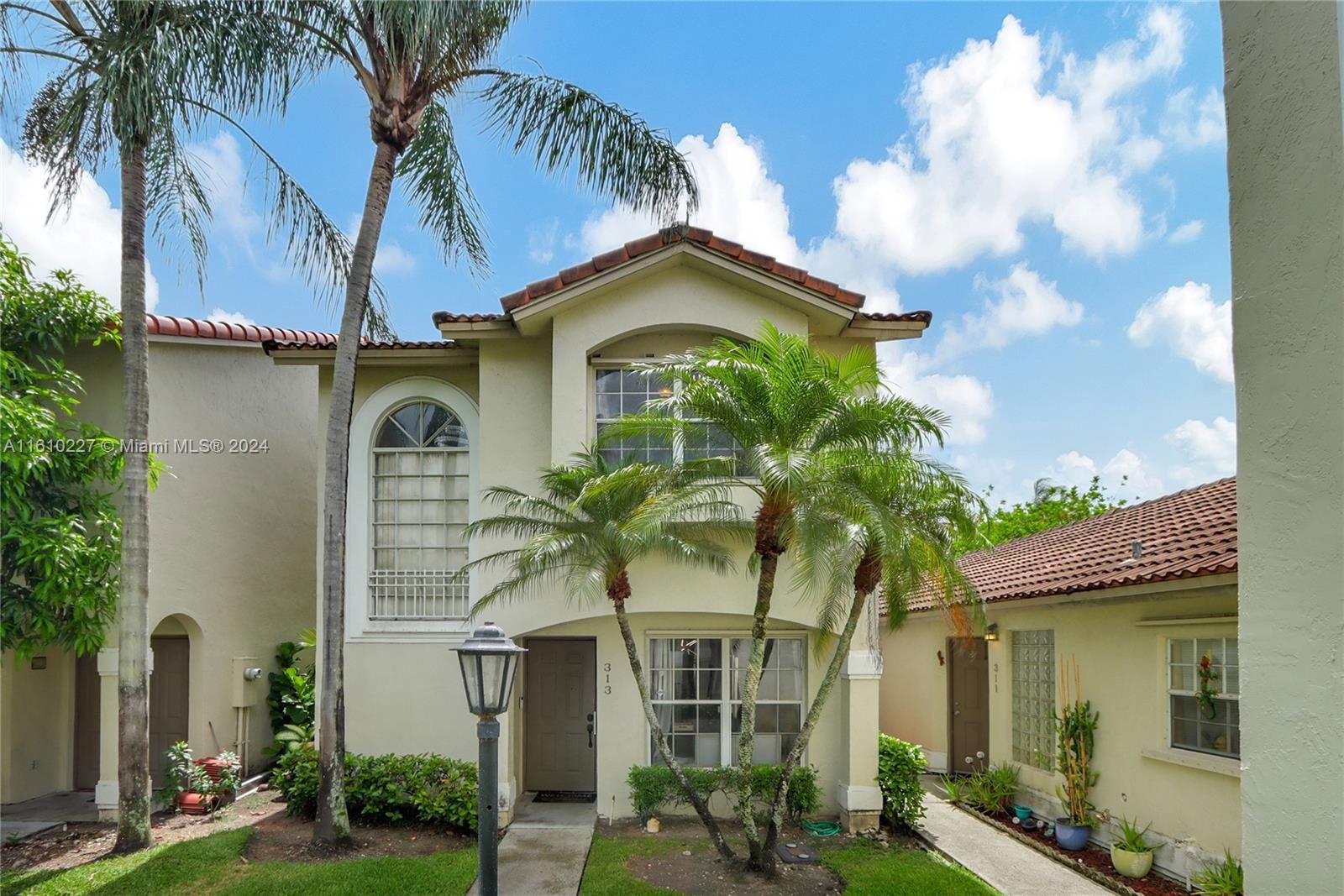 Real estate property located at 313 109th Ave #313, Broward, PEMBROKE POINTE, Pembroke Pines, FL