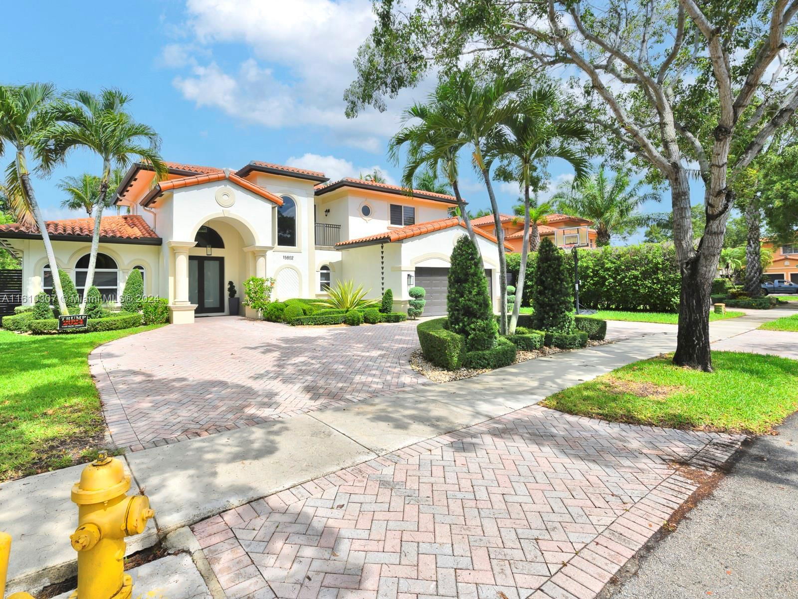 Real estate property located at 15802 79TH CT, Miami-Dade County, SILVERCREST LAKE ESTATES, Miami Lakes, FL