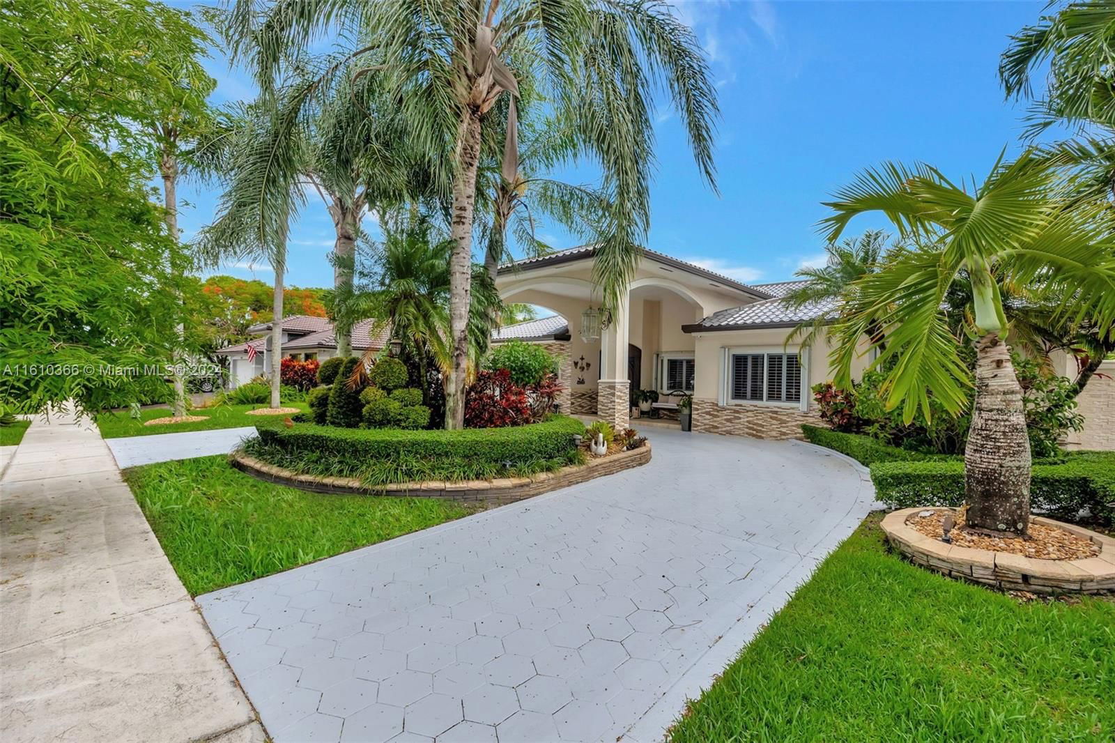 Real estate property located at 15430 115th Ter, Miami-Dade County, HAMMOCKS SHORES 3RD ADDN, Miami, FL