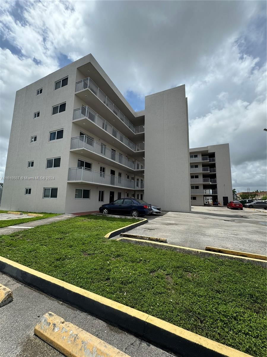 Real estate property located at 9915 Okeechobee Rd #2-508, Miami-Dade County, VISTA DEL LAGO I CONDO, Hialeah Gardens, FL
