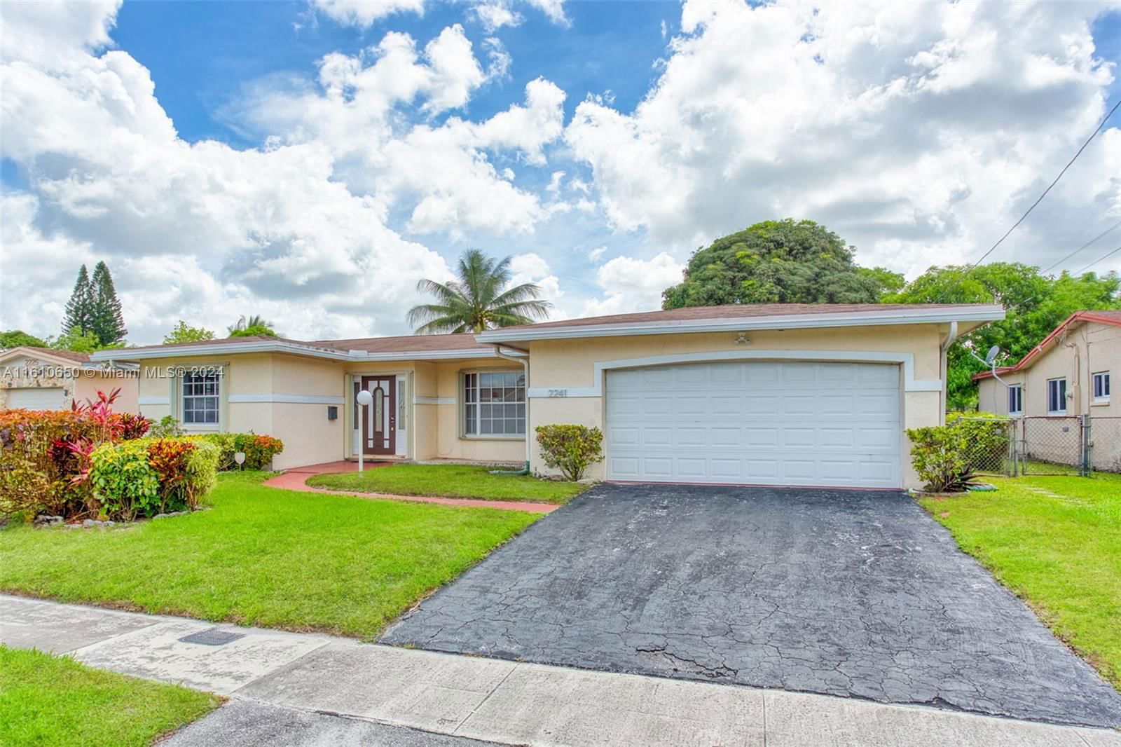 Real estate property located at 2241 33rd Ave, Broward County, LAUDERDALE LAKES EAST GAT, Lauderdale Lakes, FL