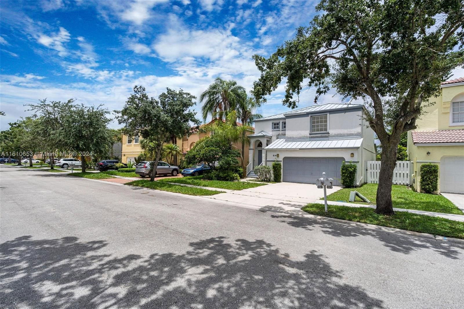 Real estate property located at 614 158th Ln, Broward County, TOWNGATE, Pembroke Pines, FL