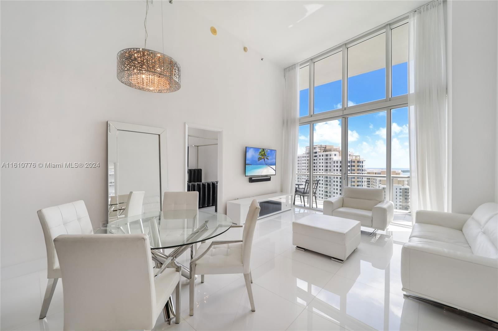 Real estate property located at 475 Brickell Ave #2807, Miami-Dade, ICONBRICKELL CONDO NO 1, Miami, FL