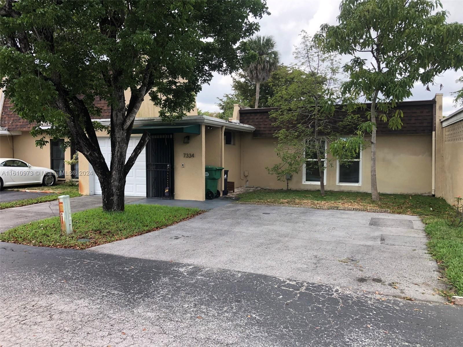 Real estate property located at 7334 Pepper Pike Dr #7334, Miami-Dade County, COUNTRY CLUB OF MIAMI FAI, Hialeah, FL