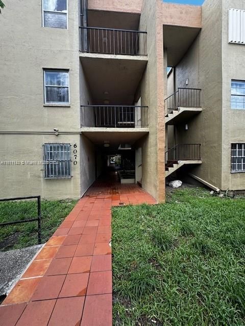 Real estate property located at 6070 18th Ave #206, Miami-Dade, PALMETTO SPRINGS CONDO VI, Hialeah, FL