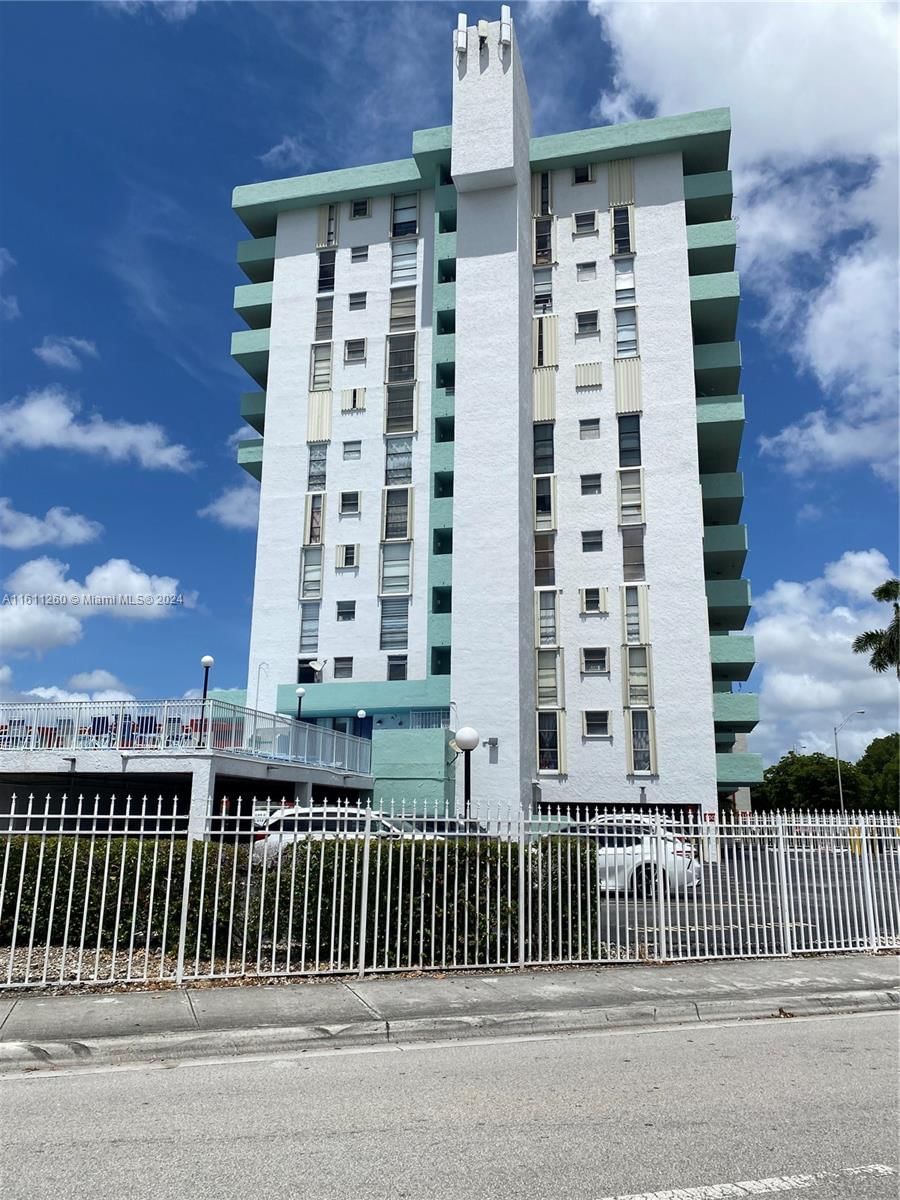 Real estate property located at 1825 44th Pl #508, Miami-Dade County, IMPERIAL TERRACES CONDO, Hialeah, FL