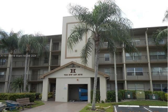 Real estate property located at 700 137th Ave #107H, Broward County, PLYMOUTH AT CENTURY VILLA, Pembroke Pines, FL