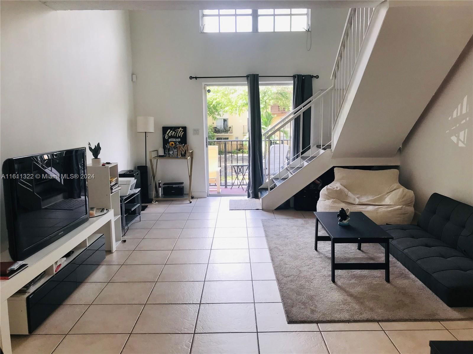 Real estate property located at 8550 109th Ave #5-218, Miami-Dade, COURTYARDS AT KENDALL CON, Miami, FL