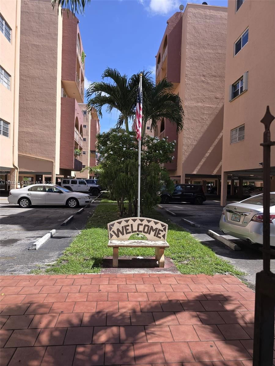 Real estate property located at 440 23rd St #1303, Miami-Dade County, GOLDEN GATE CONDO PHASE I, Hialeah, FL