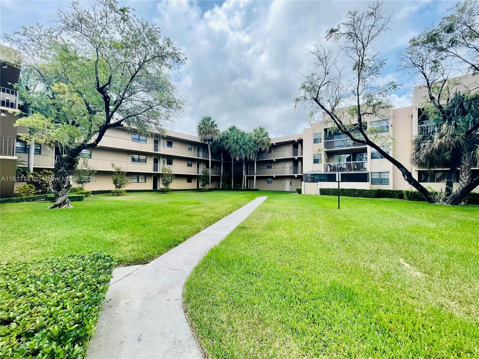 Real estate property located at 10425 112th Ave #119, Miami-Dade County, GARDENS OF KENDALL CONDO, Miami, FL