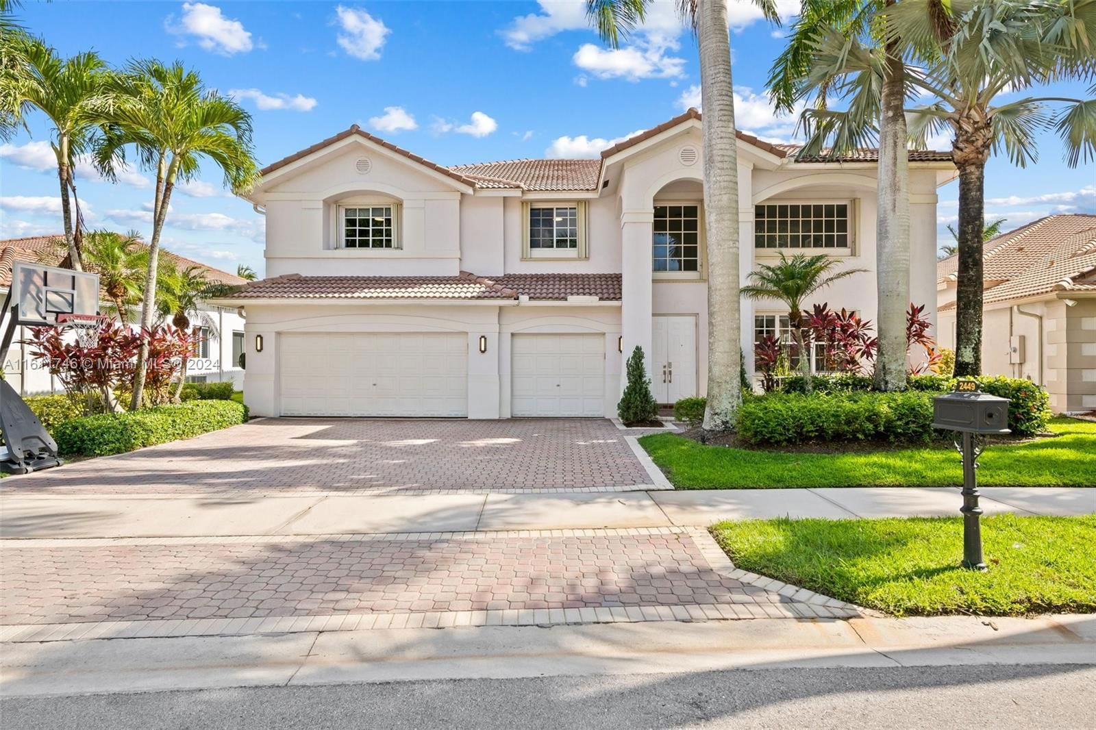 Real estate property located at 2449 Greenbrier Ct, Broward, Weston Hills, Weston, FL