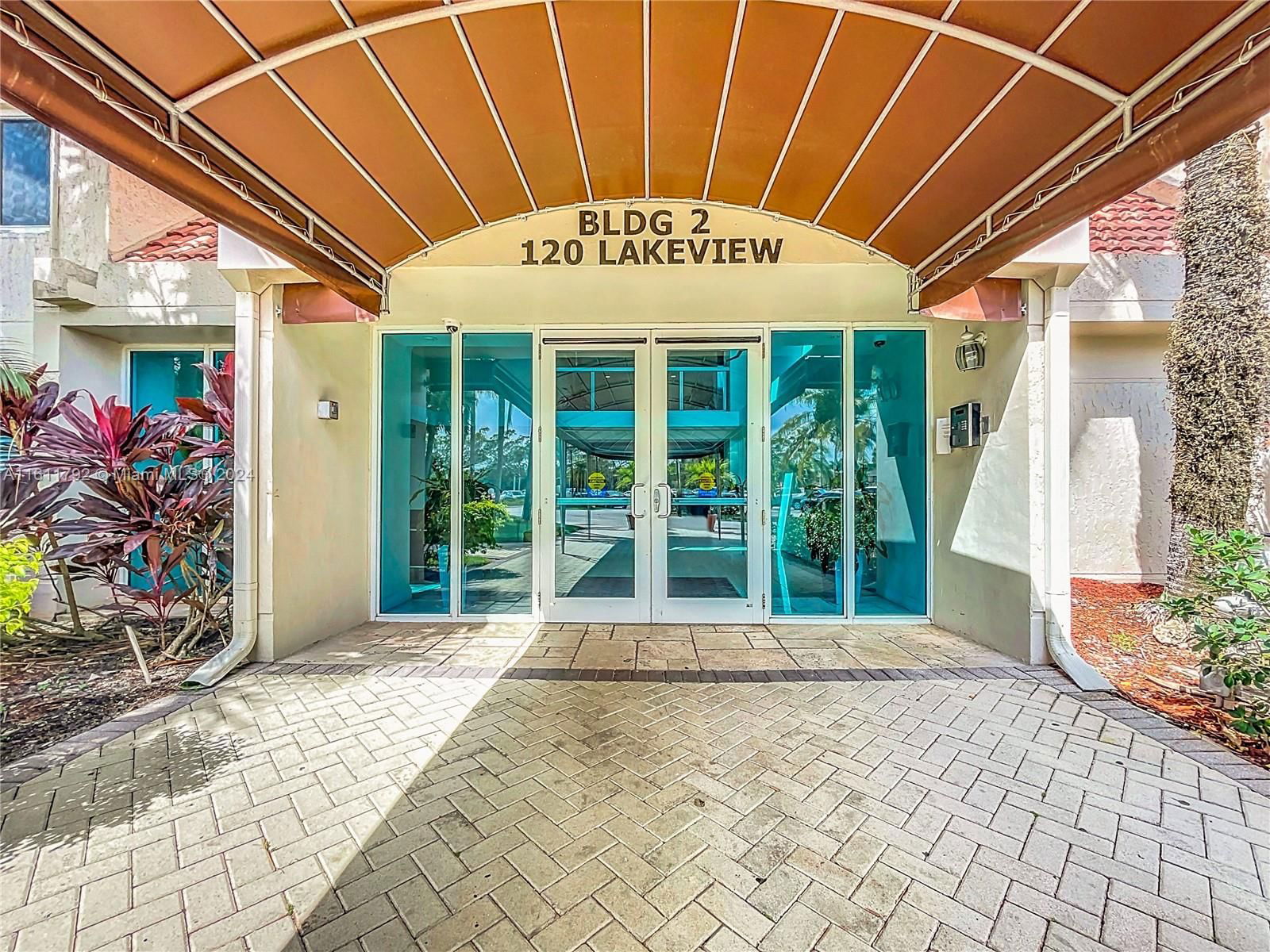 Real estate property located at 120 Lakeview Dr #311, Broward County, BUILDING TWO OF RACQUET C, Weston, FL