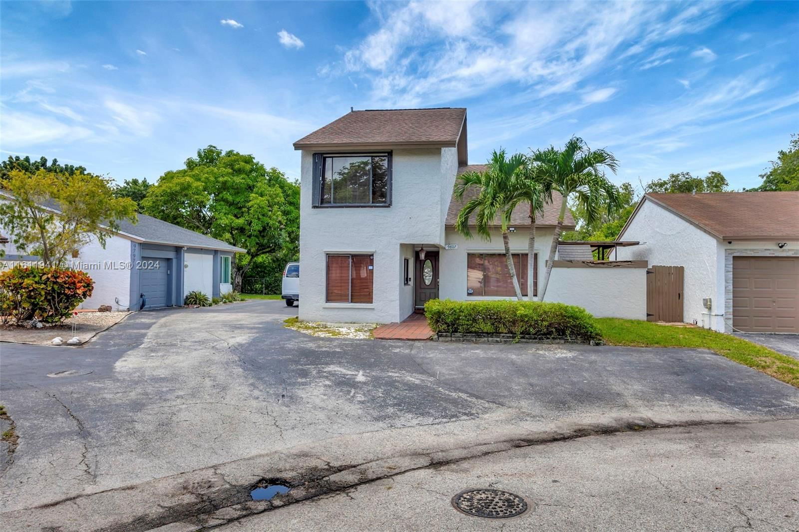 Real estate property located at 9807 147th Ct, Miami-Dade County, HAMMOCKS SEC 2, Miami, FL