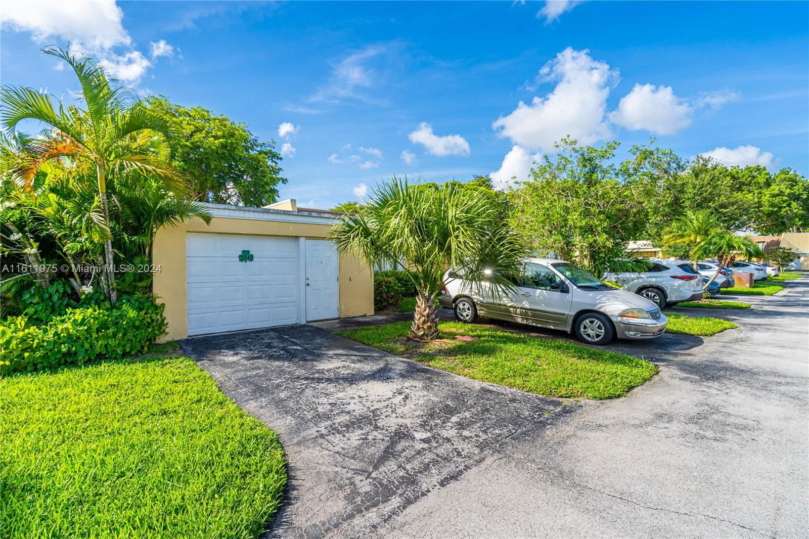 Real estate property located at 7340 Bay Hill Dr #7340, Miami-Dade County, COUNTRY CLUB OF MIAMI FAI, Hialeah, FL