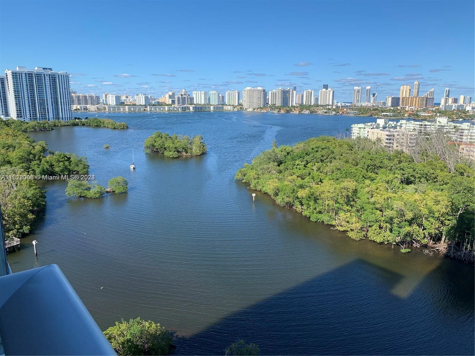Real estate property located at 16385 Biscayne Blvd #1418, Miami-dade, The Harbour South Condo, North Miami Beach, FL