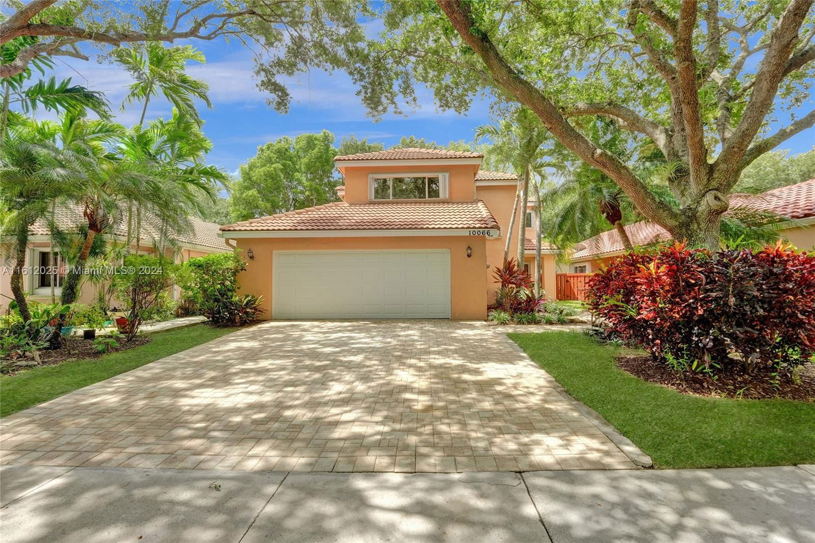 Real estate property located at 10066 2nd St, Broward County, CENTRAL PARK LAKE, Plantation, FL