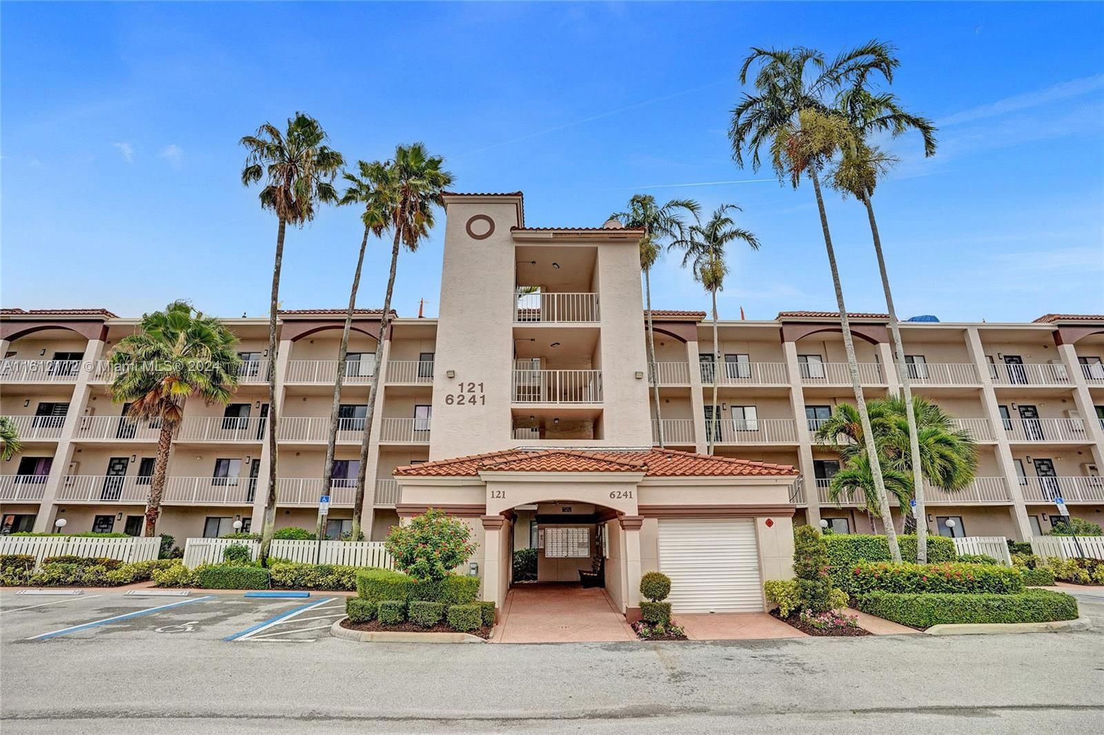 Real estate property located at 6241 Pointe Regal Cir #103, Palm Beach County, HUNTINGTON POINTE, Delray Beach, FL