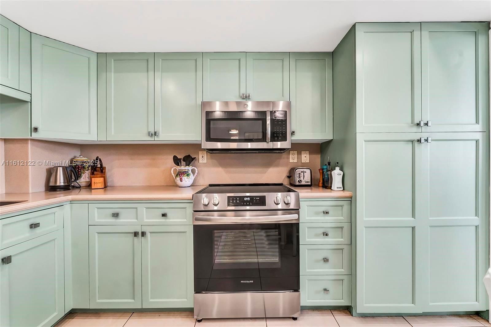 Real estate property located at 3180 Ocean Dr #316, Broward, Parker Dorado Condo, Hallandale Beach, FL