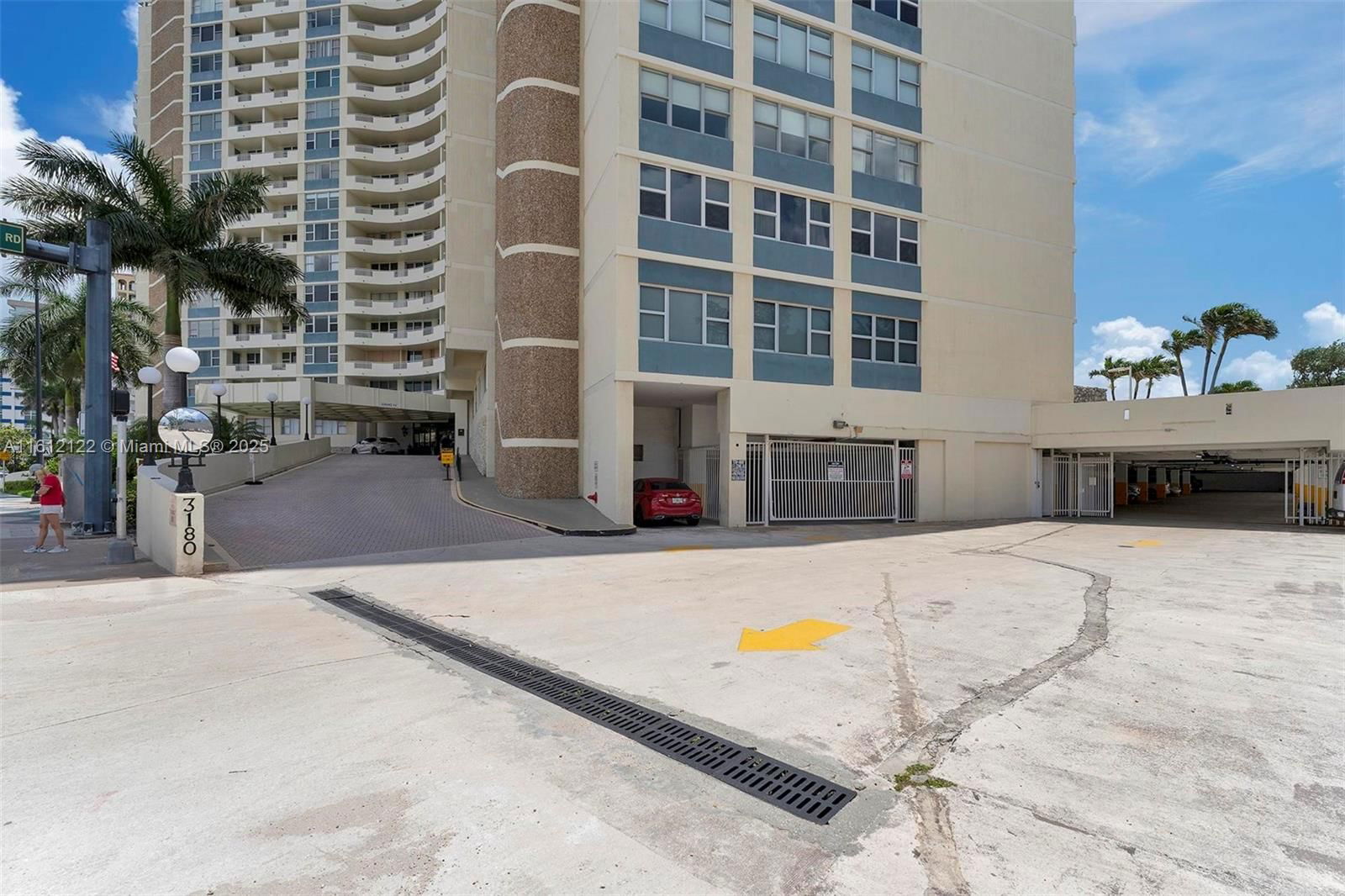 Real estate property located at 3180 Ocean Dr #316, Broward, Parker Dorado Condo, Hallandale Beach, FL