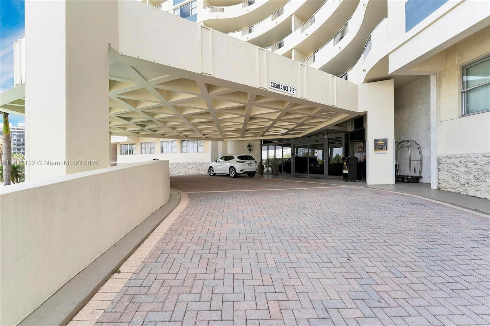 Real estate property located at 3180 Ocean Dr #316, Broward, Parker Dorado Condo, Hallandale Beach, FL