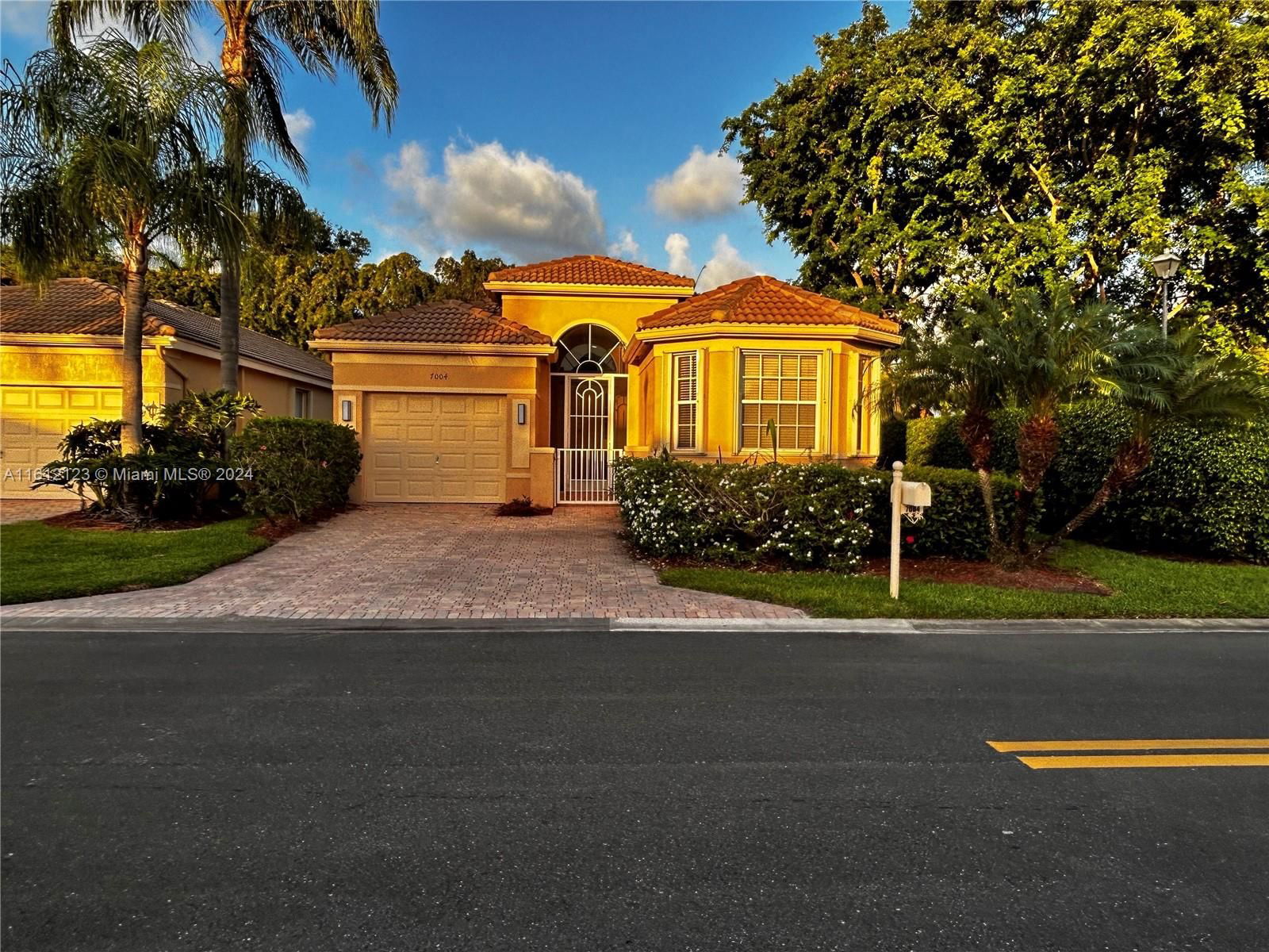 Real estate property located at 7004 Cataluna Cir, Palm Beach County, VIZCAYA 2, Delray Beach, FL