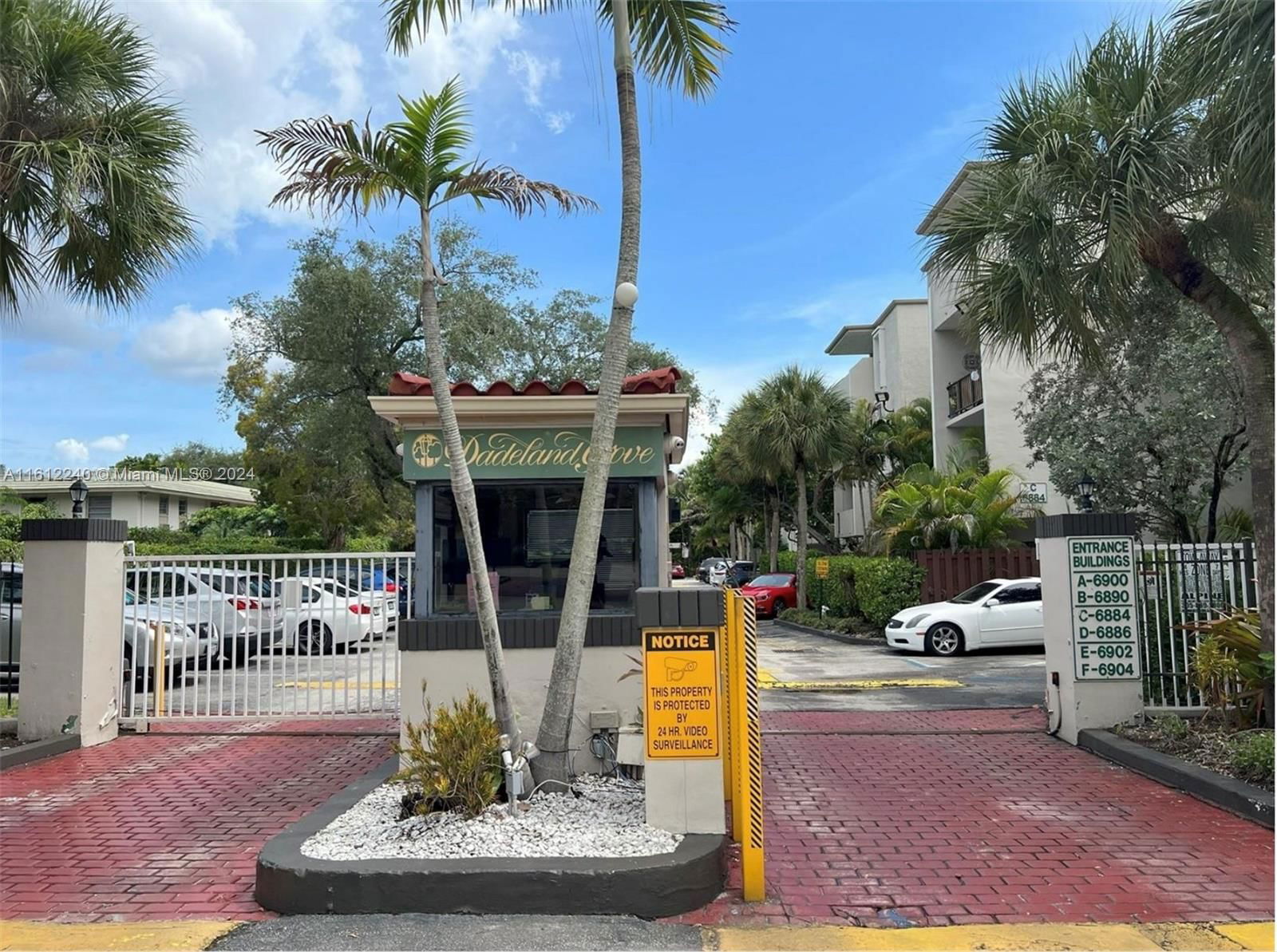 Real estate property located at 6902 Kendall Dr E405, Miami-Dade County, DADELAND GROVE CONDO, Pinecrest, FL