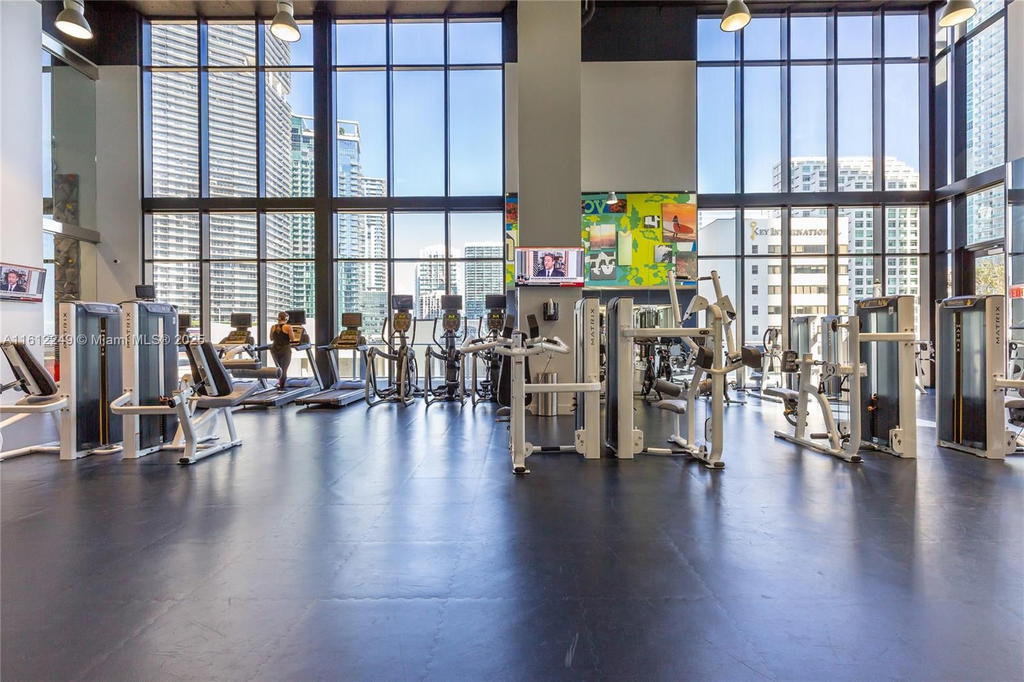 Real estate property located at 1010 Brickell Ave #2201, Miami-dade, 1010 Brickell, Miami, FL