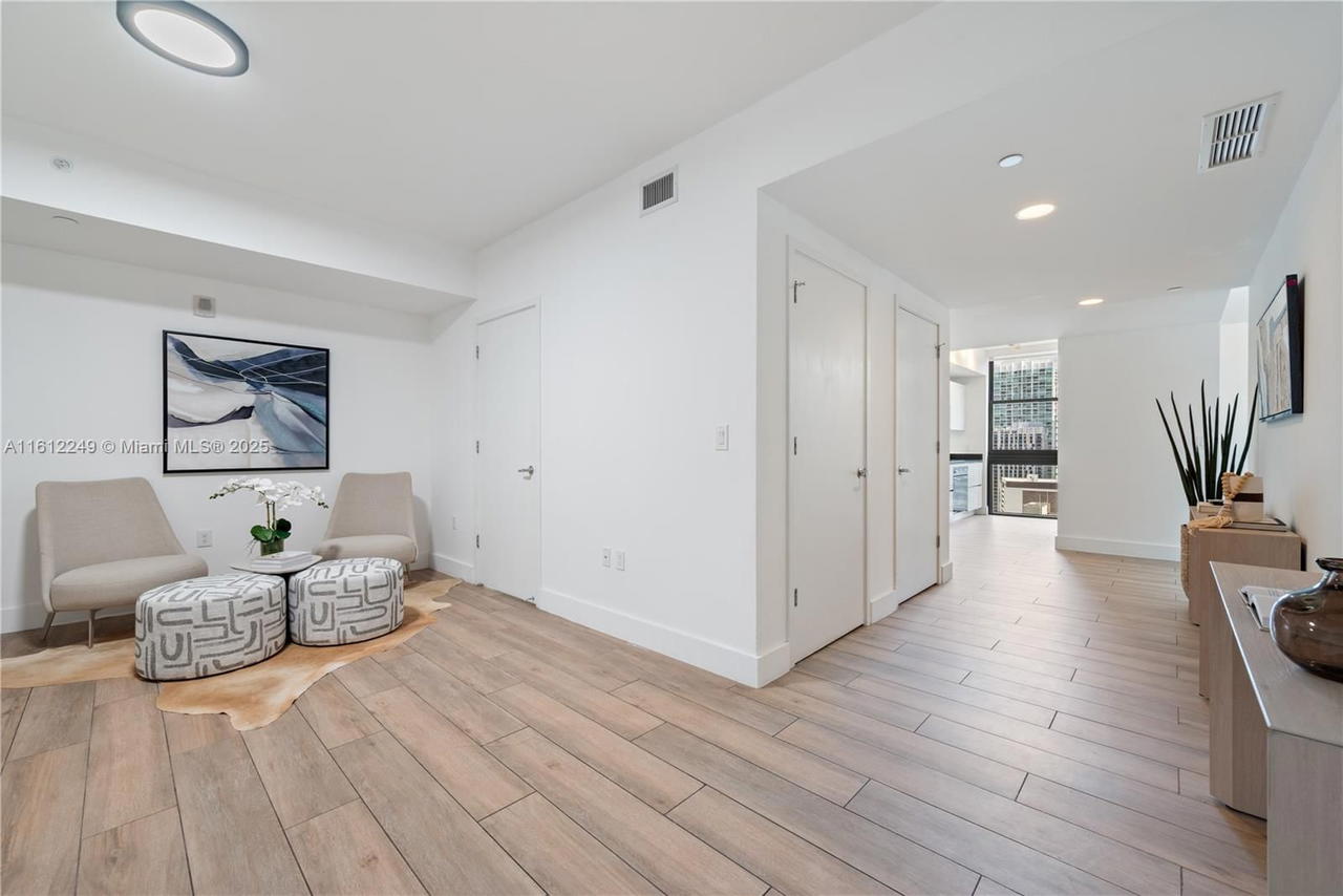 Real estate property located at 1010 Brickell Ave #2201, Miami-dade, 1010 Brickell, Miami, FL