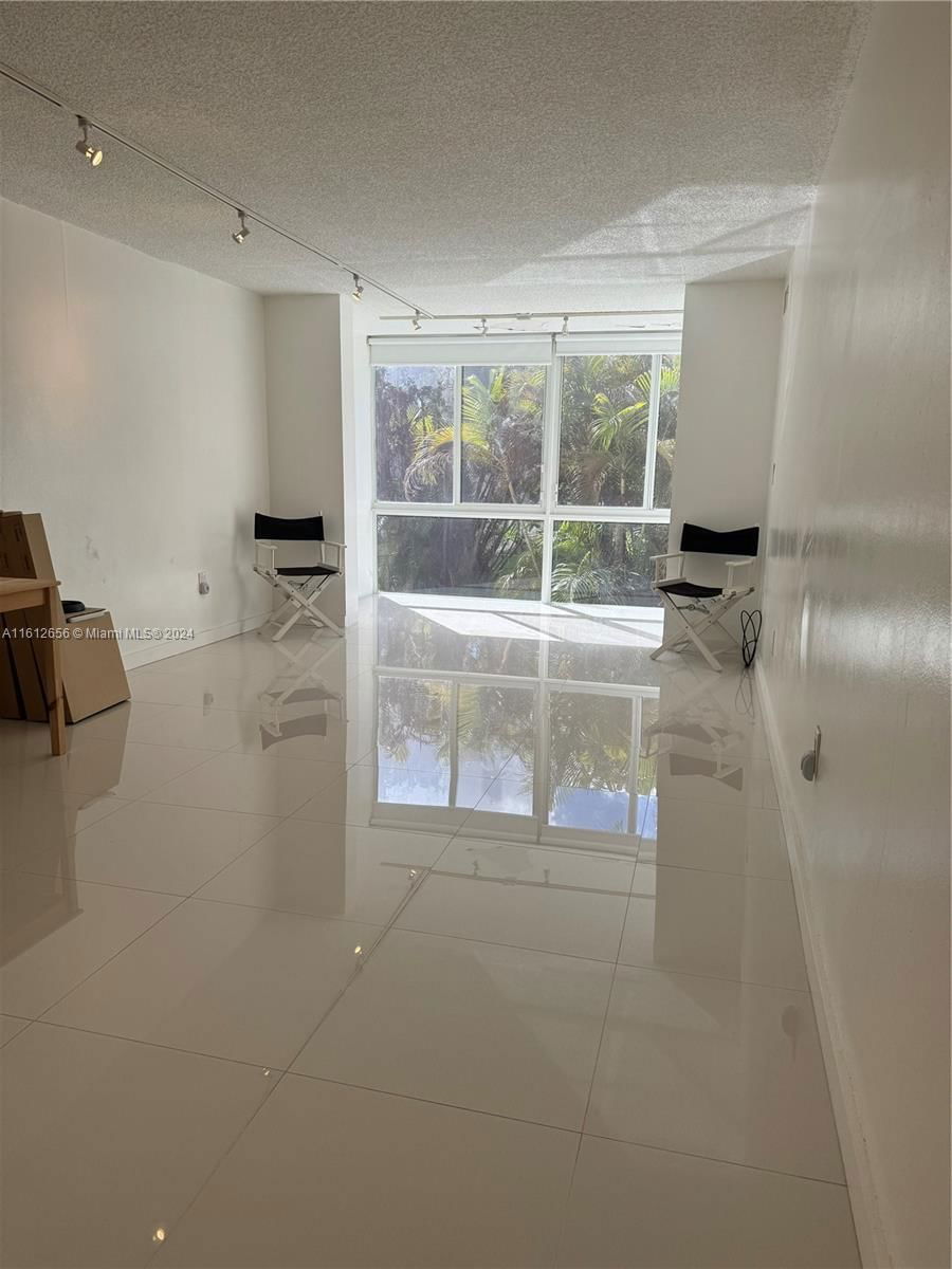 Real estate property located at 8500 Sunrise Lakes Blvd #208, Broward County, SUNRISE LAKES 49 CONDO, Sunrise, FL