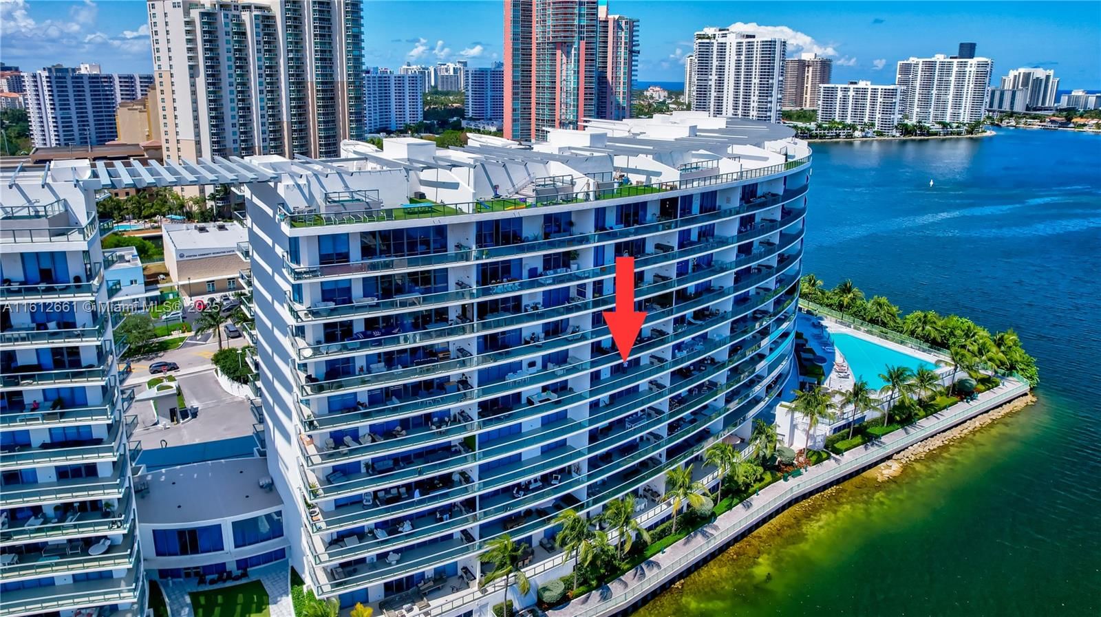 Real estate property located at 3300 188 St. #611, Miami-dade, Echo Condo Aventura, Aventura, FL