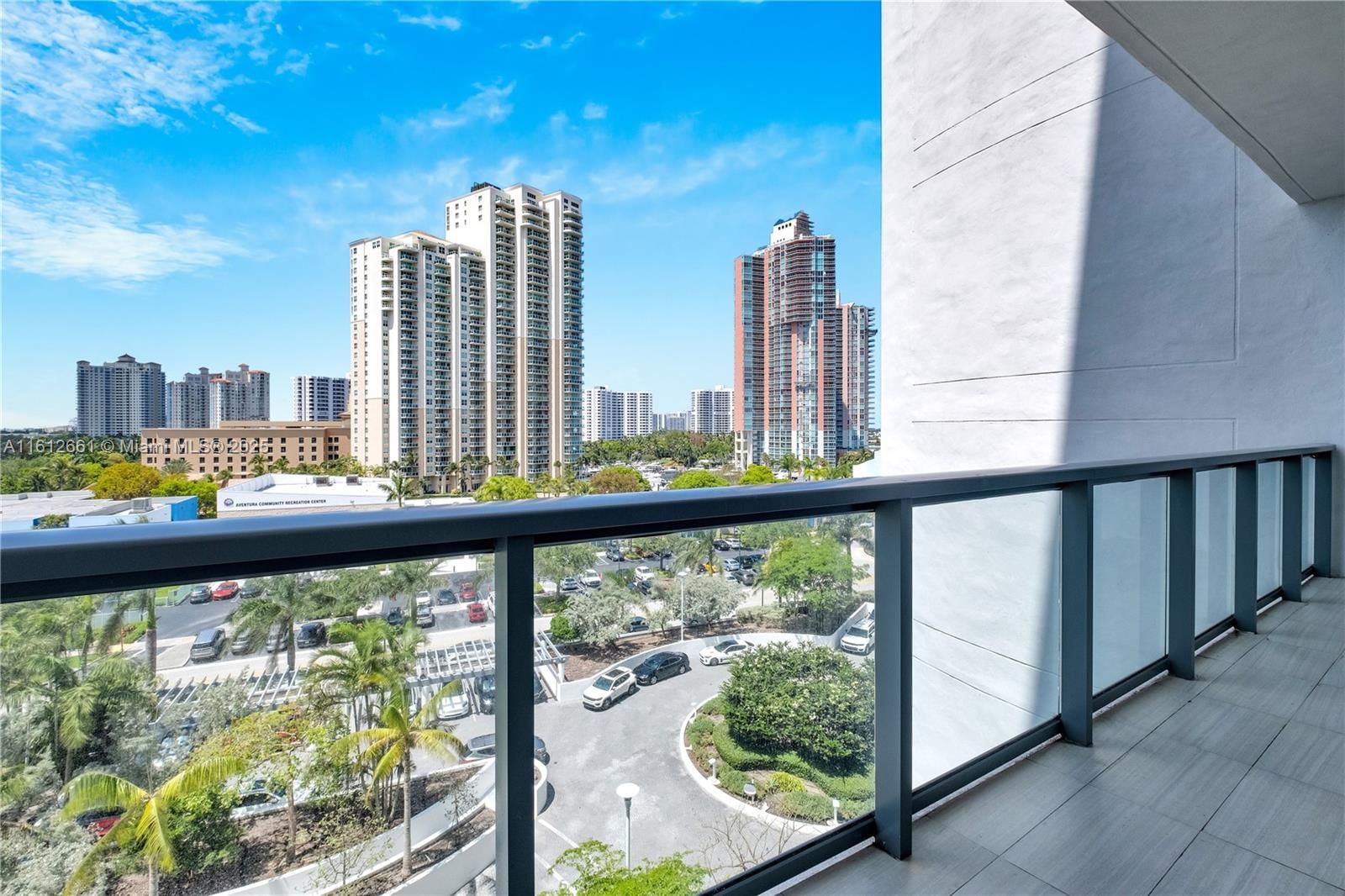 Real estate property located at 3300 188 St. #611, Miami-dade, Echo Condo Aventura, Aventura, FL