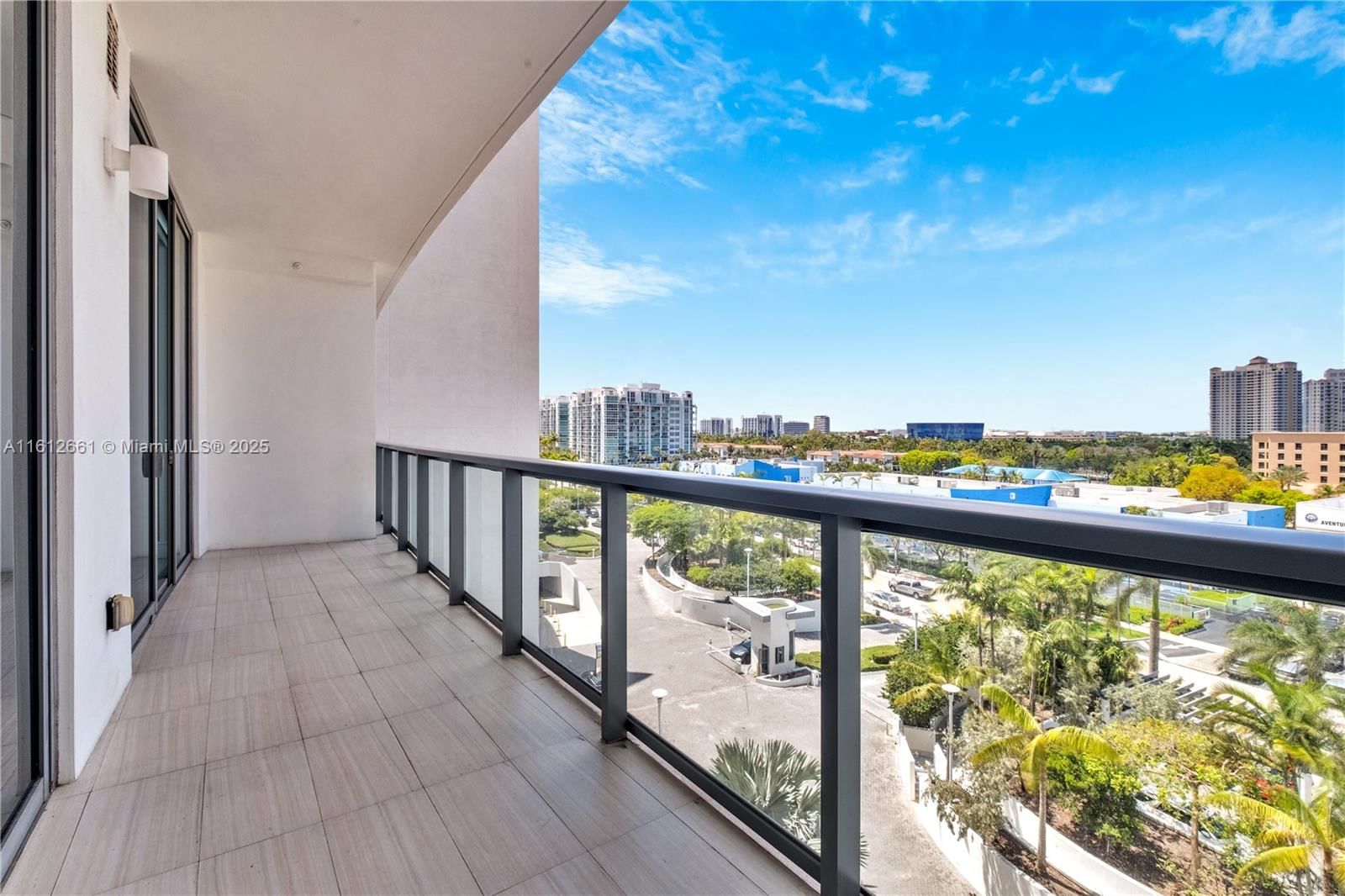 Real estate property located at 3300 188 St. #611, Miami-dade, Echo Condo Aventura, Aventura, FL