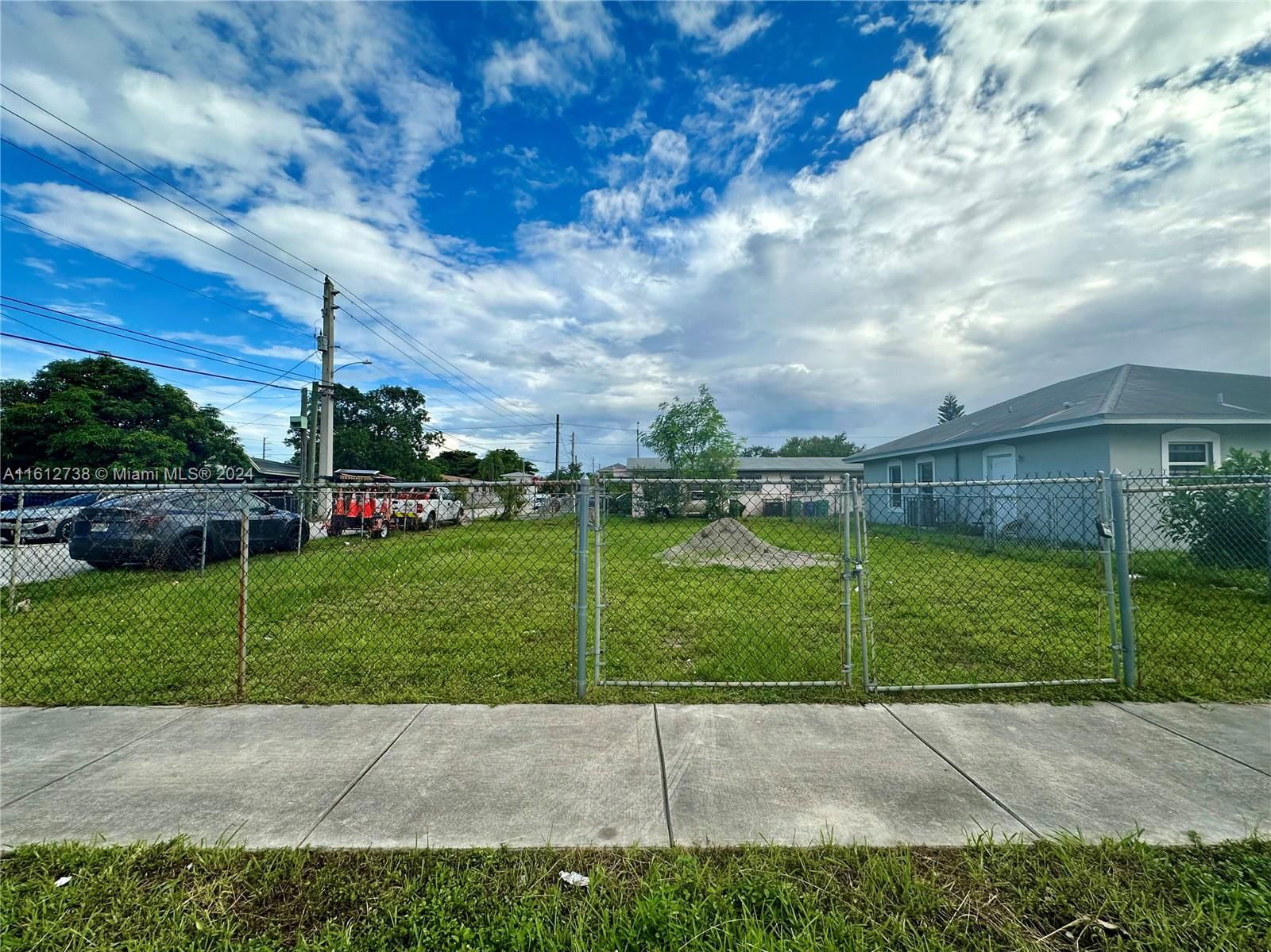 Real estate property located at 2102 69th Ter, Miami-Dade County, PARA VILLA HEIGHTS, Miami, FL