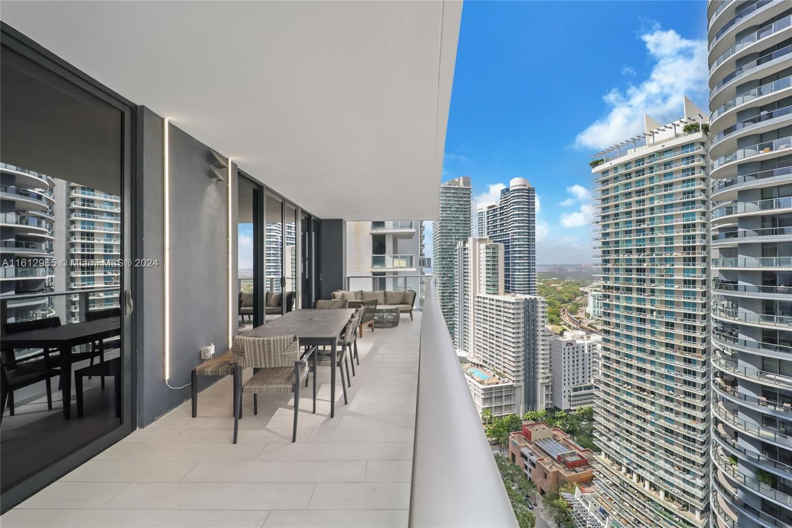 Real estate property located at 1010 Brickell Ave #3306, Miami-Dade, 1010 BRICKELL CONDO, Miami, FL