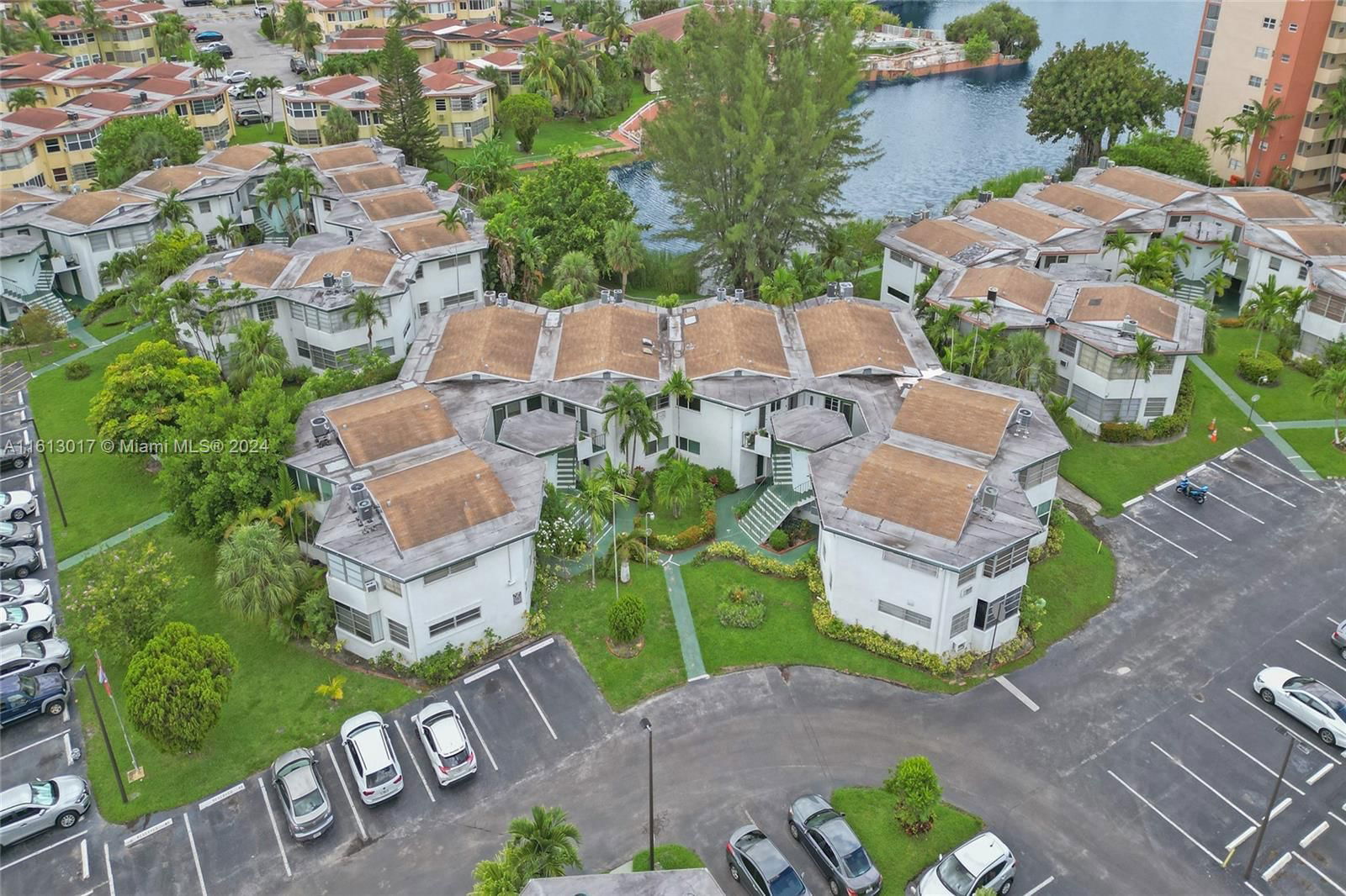 Real estate property located at 18720 18th Ave #116, Miami-Dade County, SKY LAKE GARDENS NO 4 CON, Miami, FL