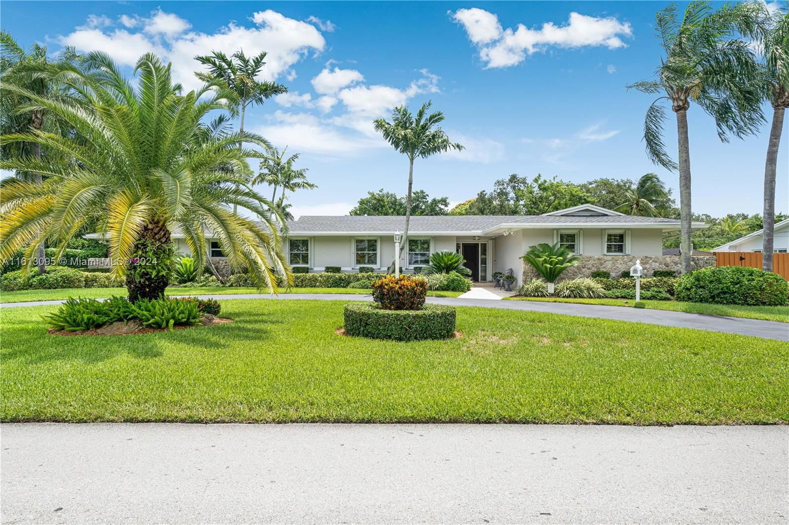 Real estate property located at 15421 79th Ave, Miami-Dade County, STONEHAVEN SOUTH, Palmetto Bay, FL