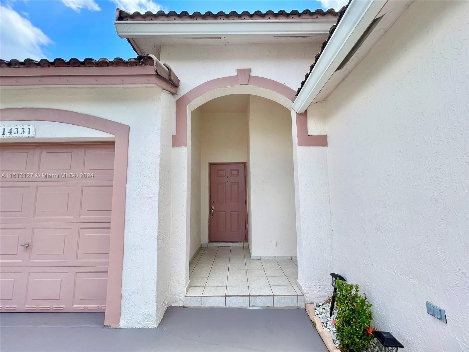 Real estate property located at 14331 151st Ct, Miami-Dade County, BRIGHTONS MEADOW TRACE, Miami, FL