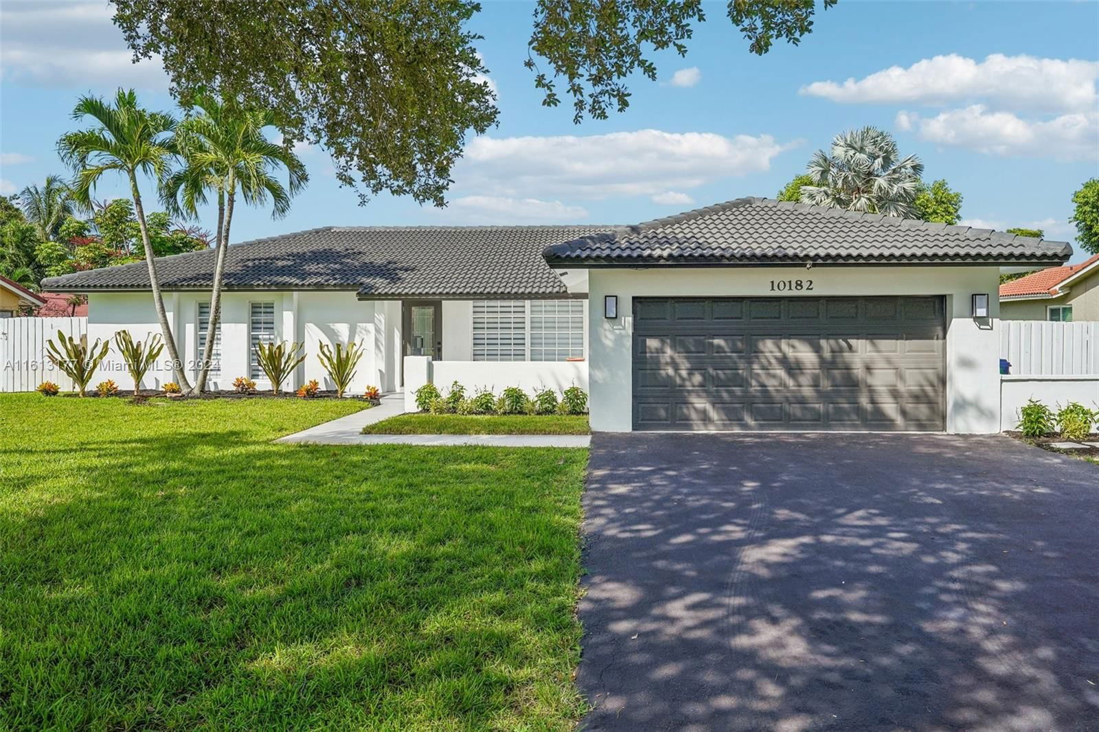 Real estate property located at 10182 Ramblewood Dr, Broward, MAPLEWOOD, Coral Springs, FL