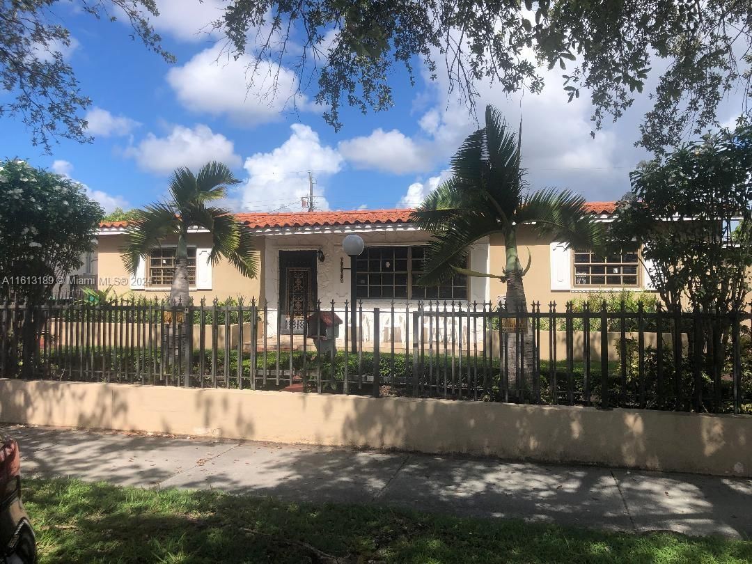 Real estate property located at 2680 92nd Ave, Miami-Dade, CORAL GARDENS 1ST ADDN, Miami, FL