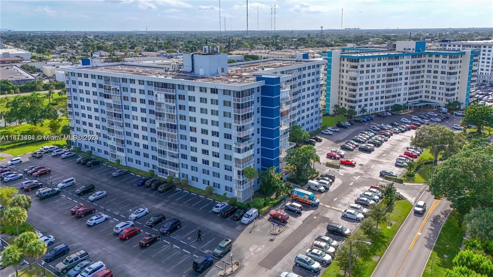 Real estate property located at 4200 Hillcrest Dr #606, Broward County, HILLCREST EAST NO 24 COND, Hollywood, FL