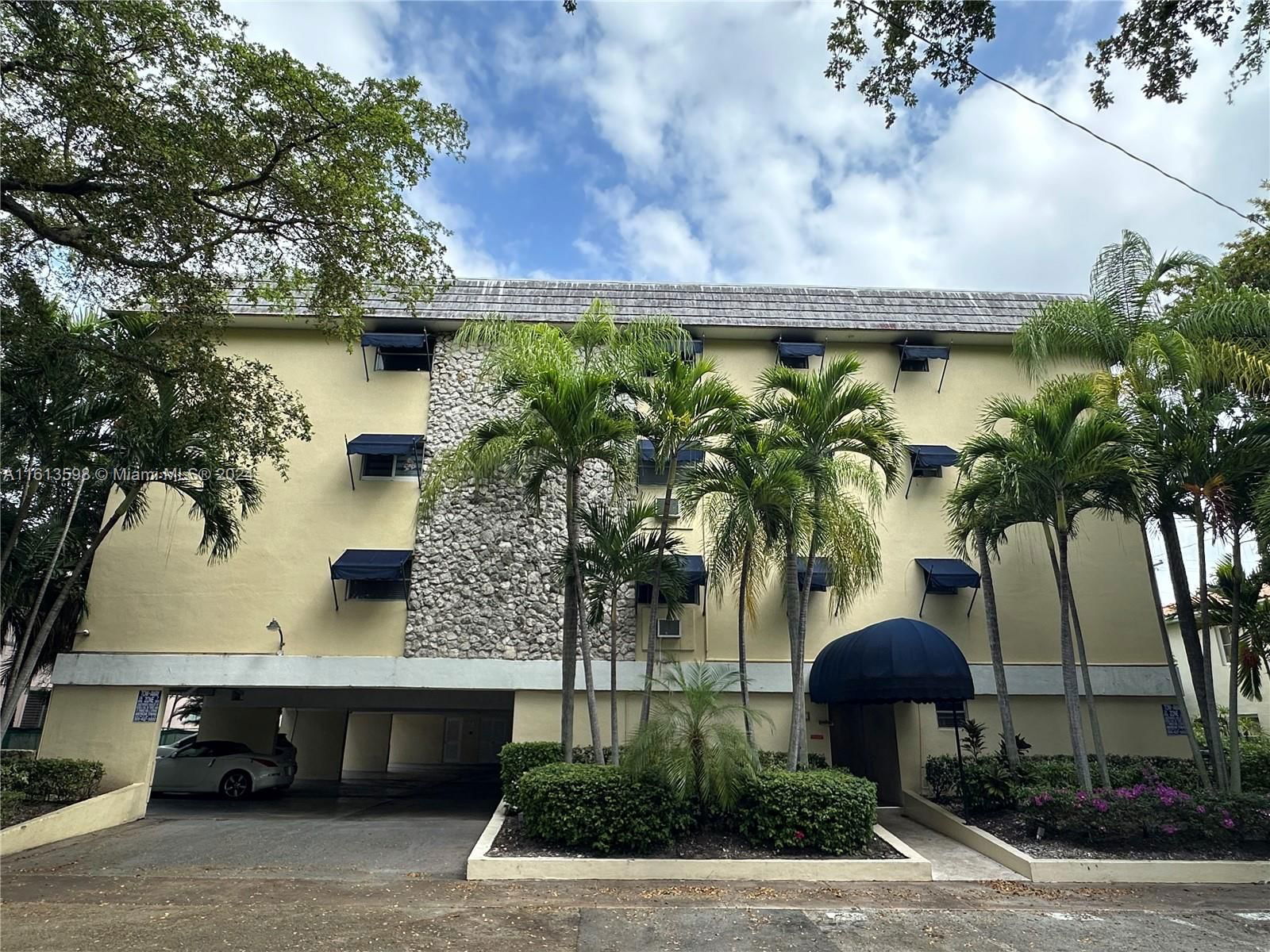 Real estate property located at 427 Santander Ave #404, Miami-Dade, VILLA SANTANDER CONDO, Coral Gables, FL