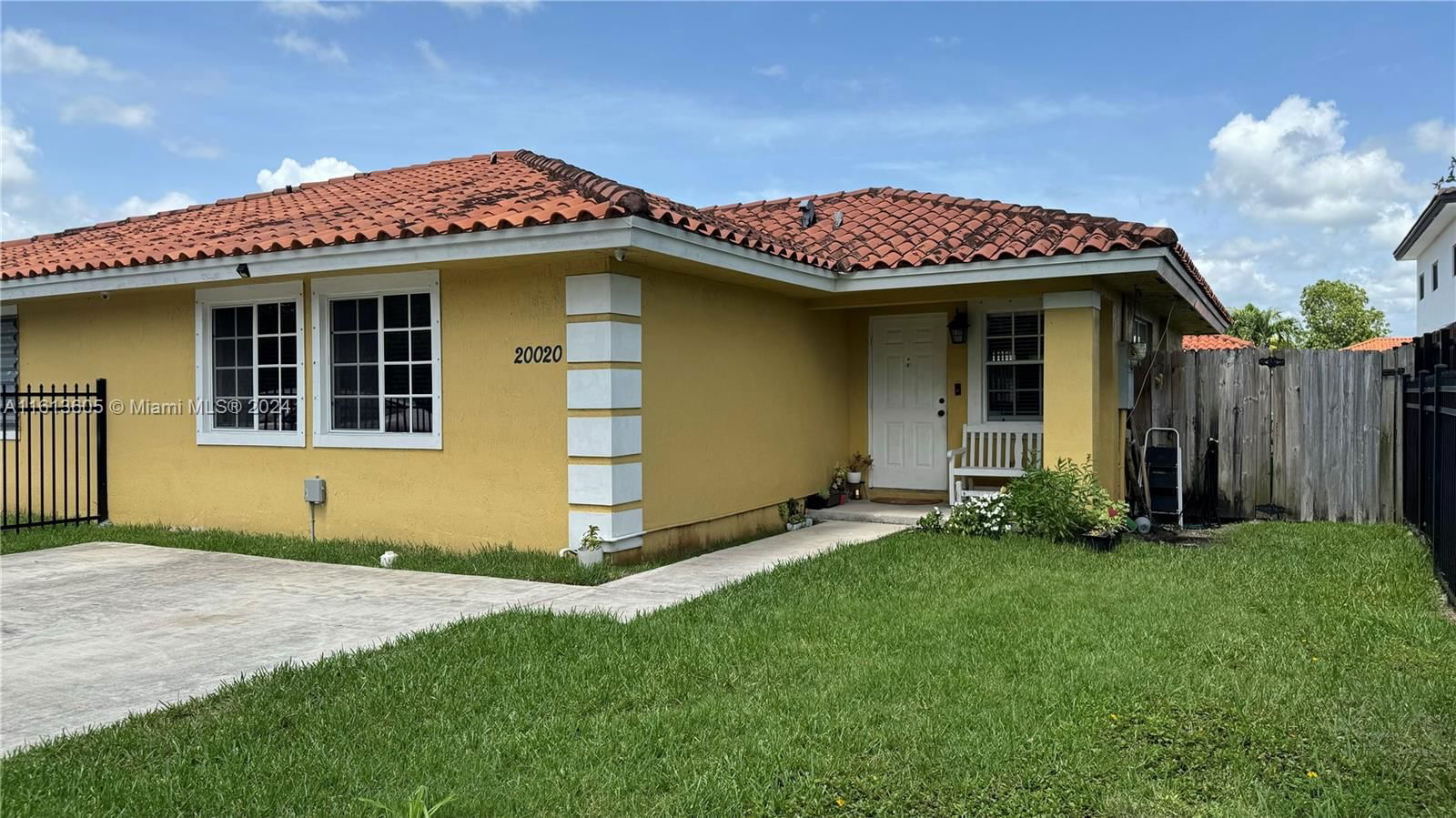 Real estate property located at 20020 122nd Ave, Miami-Dade County, SABRINA TWINHOMES SUB, Miami, FL