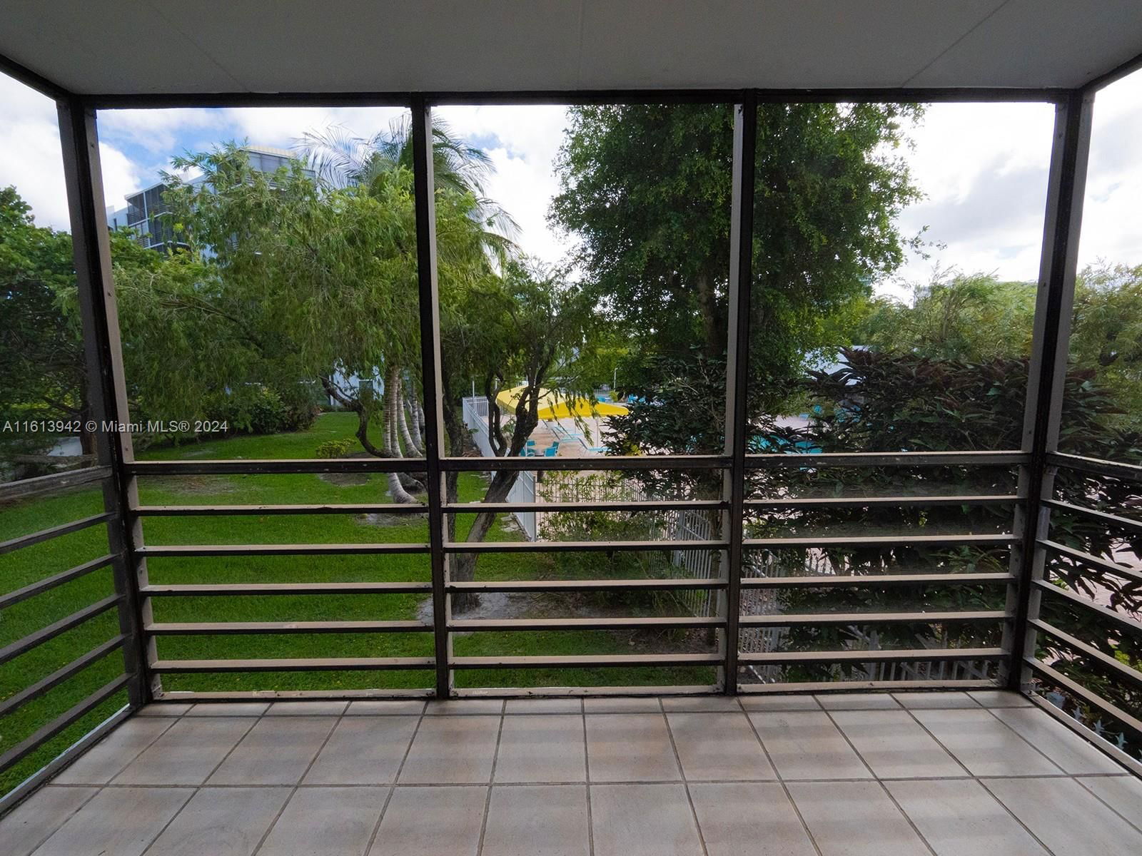 Real estate property located at 20500 Country Club Dr #212, Miami-dade, Biscaya Iii Condo, Aventura, FL