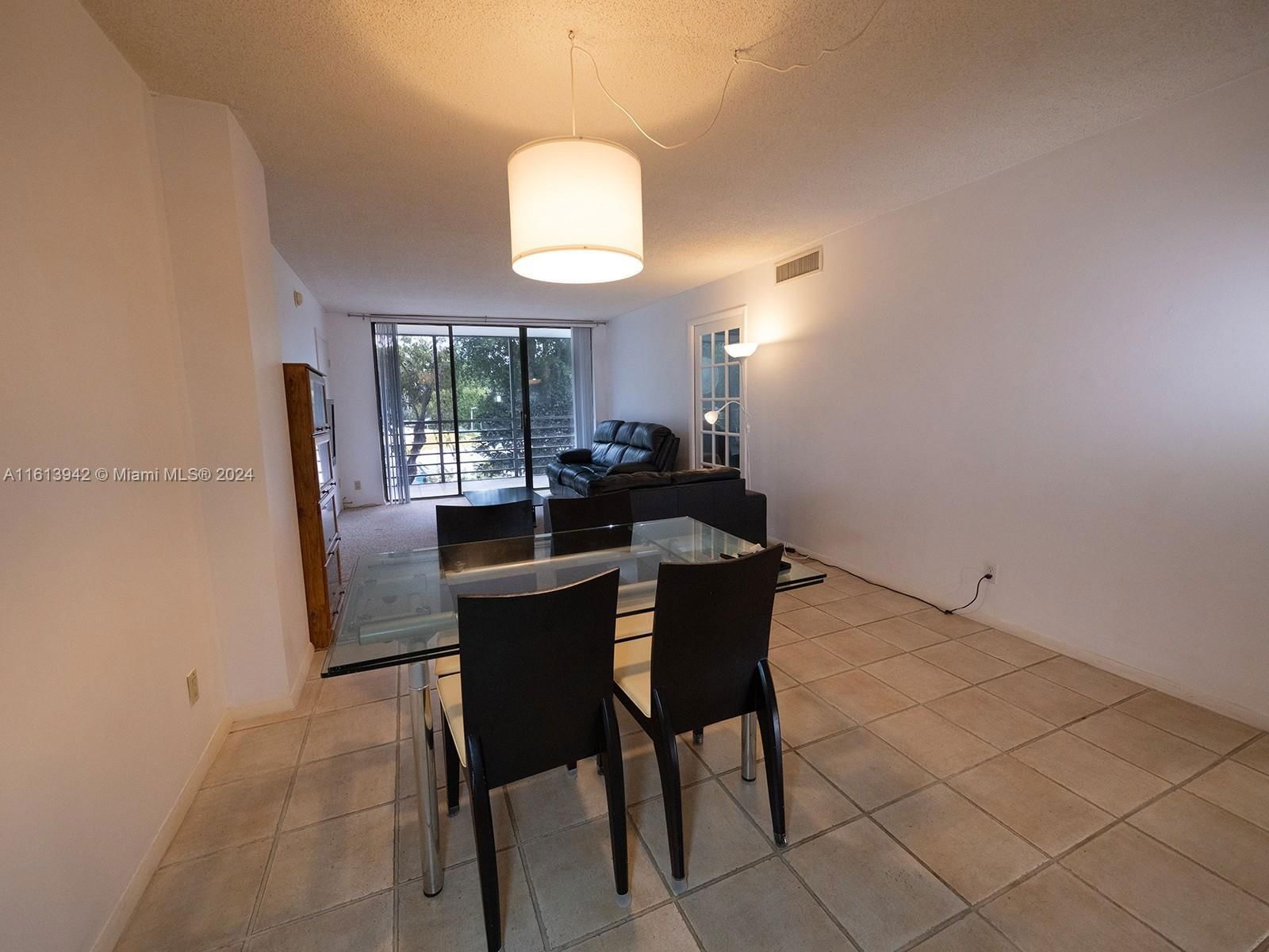 Real estate property located at 20500 Country Club Dr #212, Miami-dade, Biscaya Iii Condo, Aventura, FL