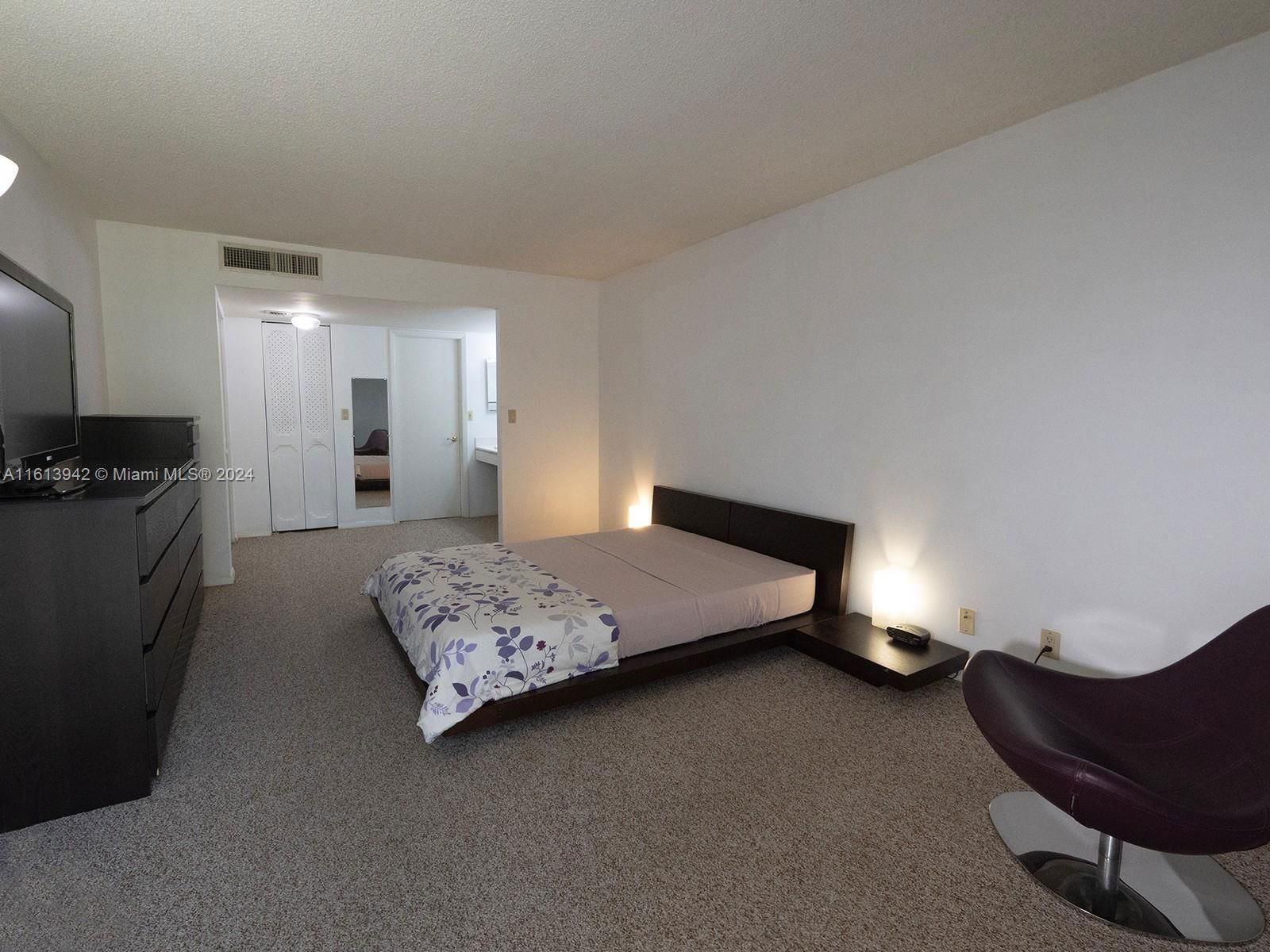 Real estate property located at 20500 Country Club Dr #212, Miami-dade, Biscaya Iii Condo, Aventura, FL