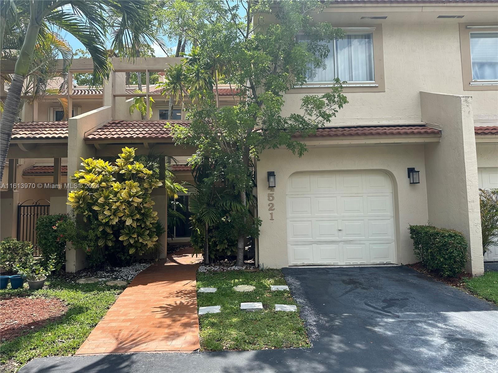 Real estate property located at 4521 102nd Ct #4521, Miami-Dade County, TOWNHOMES OF DORAL PLACE, Doral, FL