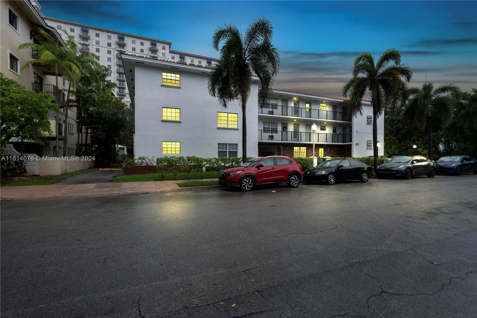 Real estate property located at 318 Majorca Ave #205, Miami-Dade, BELLA MAJORCA CONDO, Coral Gables, FL