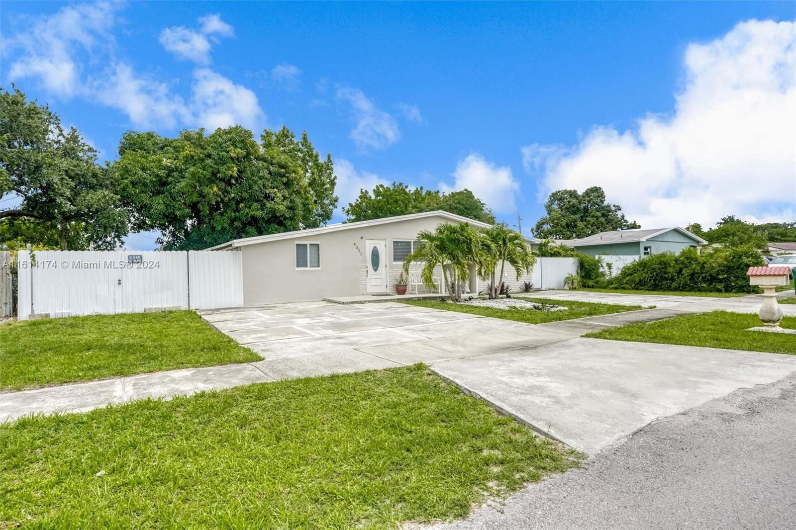 Real estate property located at 4321 186th St, Miami-Dade County, HIGHLAND PARK ESTATES, Miami Gardens, FL