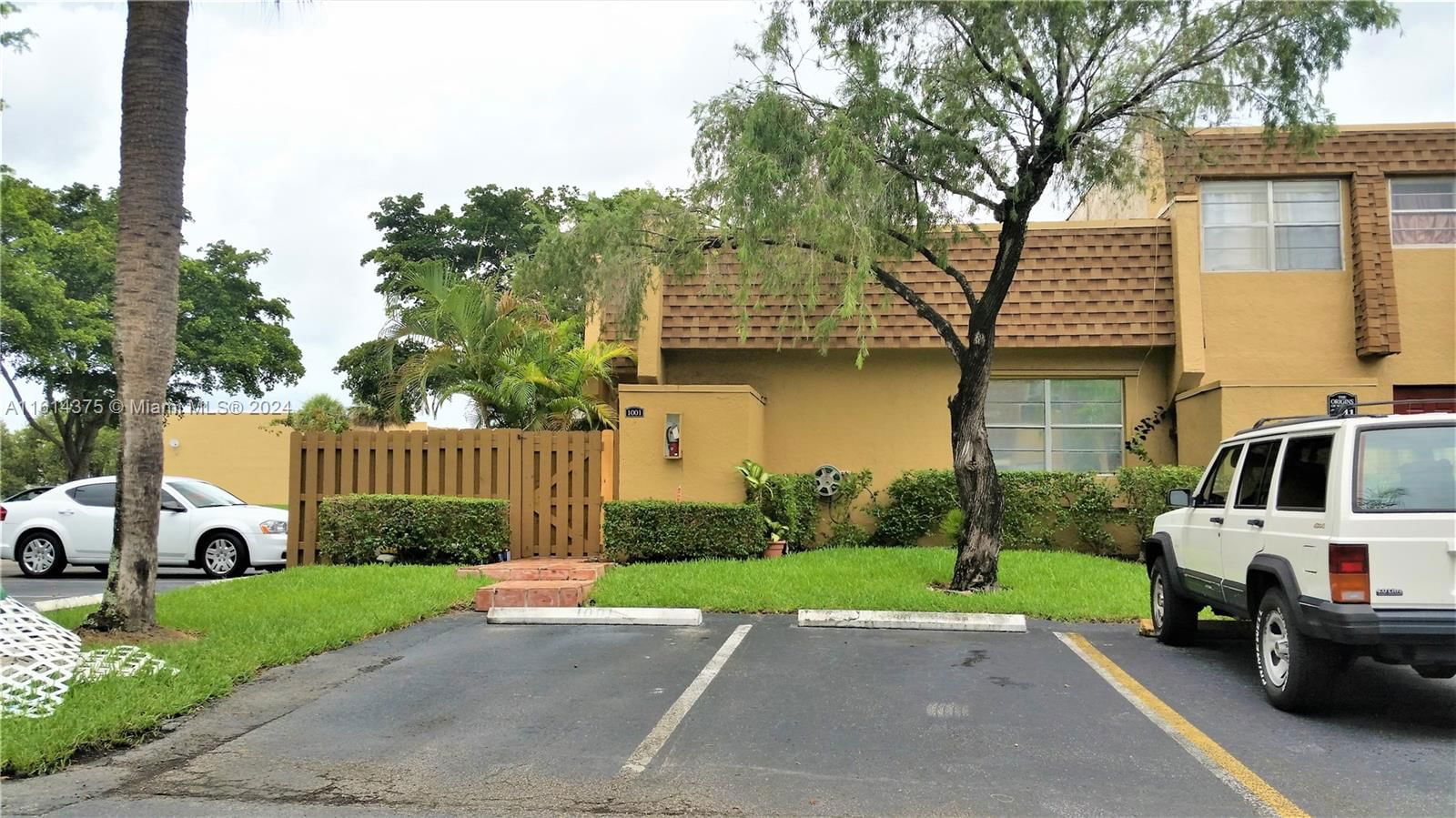 Real estate property located at 3641 95th Ter #1001, Broward County, WELLEBY TOWNHOME 1 CONDO, Sunrise, FL